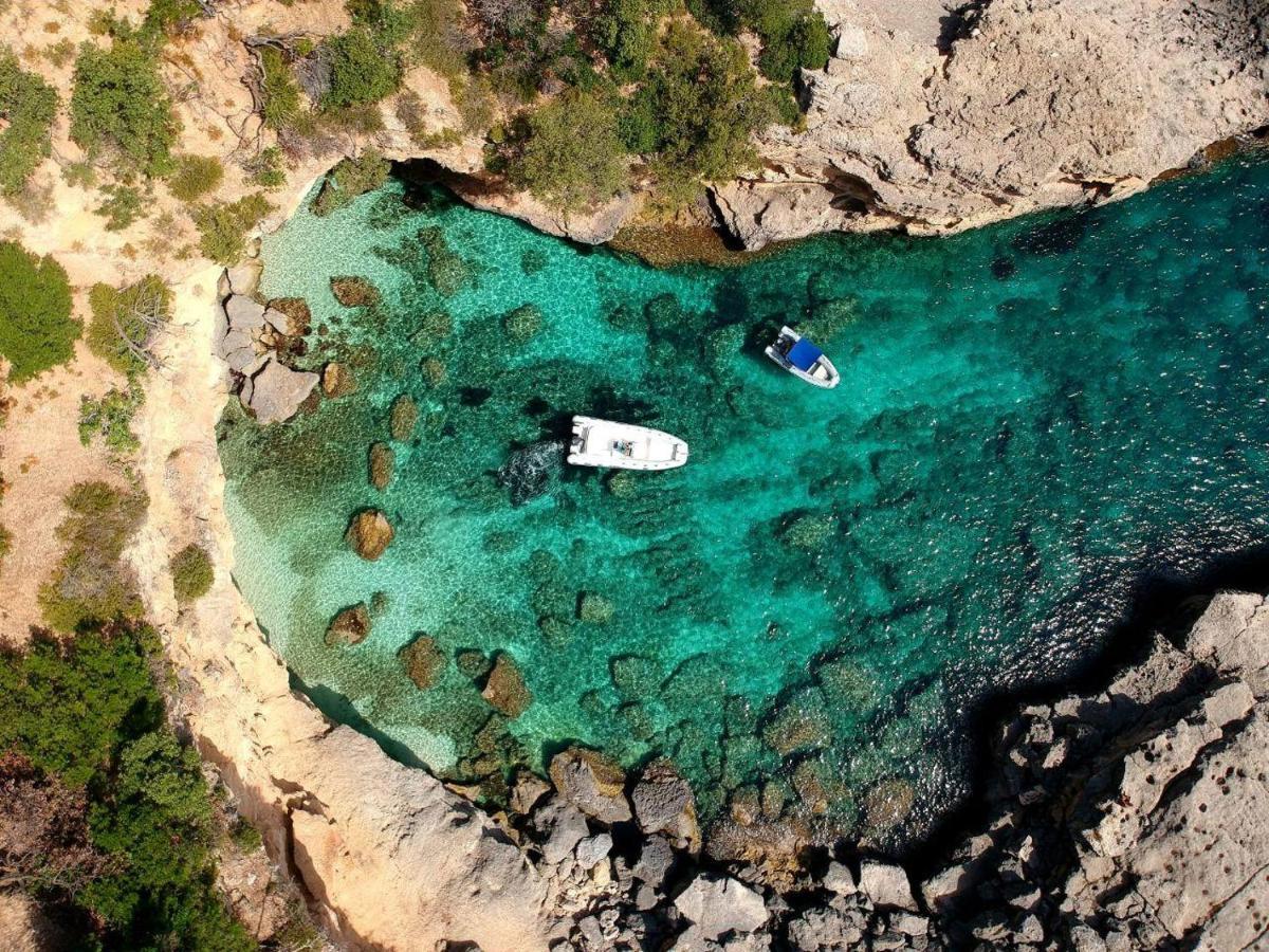 Affittacamere Le Ginestre Cala Gonone Exterior foto