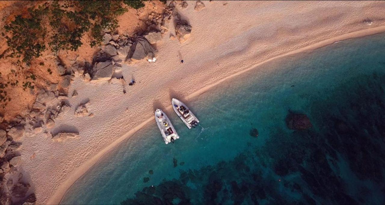 Affittacamere Le Ginestre Cala Gonone Exterior foto